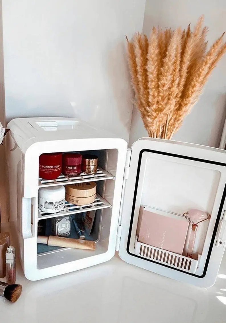 4L Mini Makeup Fridge - Image 3