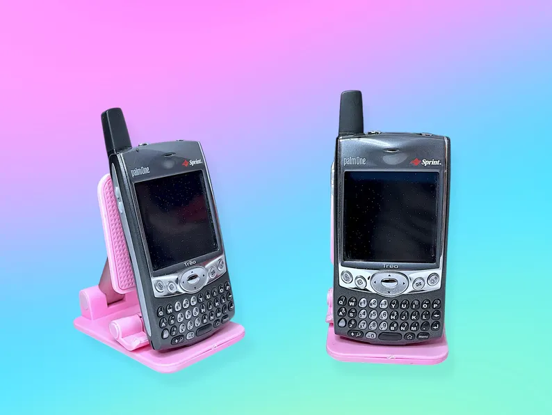 Vintage Y2K Mobile Cell Phone PalmOne. - Image 3