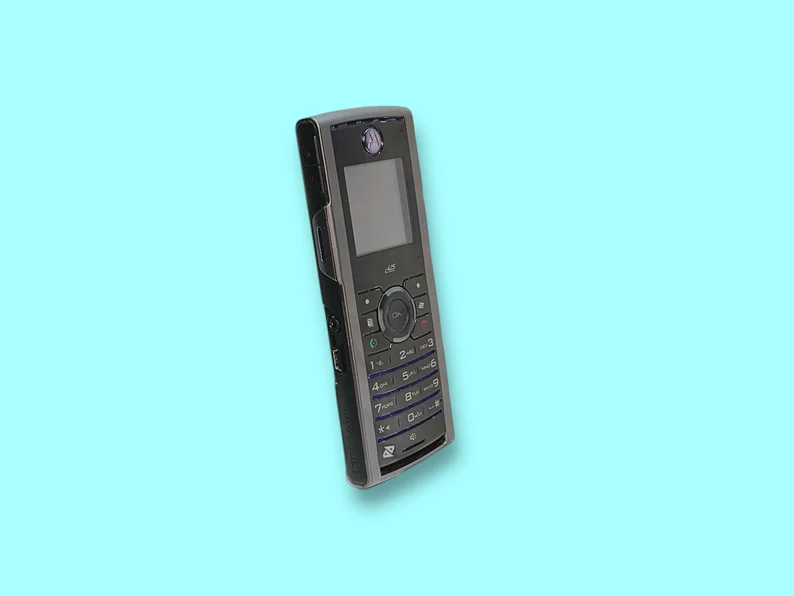 Y2K Motorola Mobile Cell phone. Works - Image 2