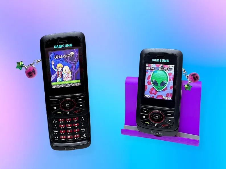 Vintage Y2K Samsung Slider Cell Phone.GAMES