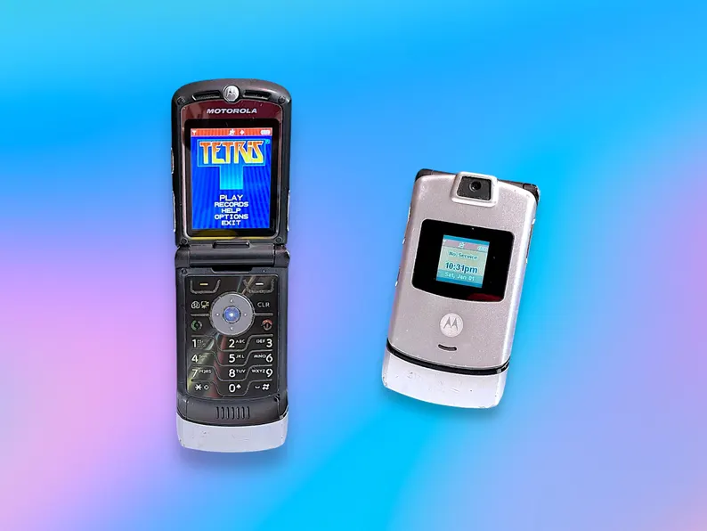 Vintage Y2K Motorola Razor Mobile Flip CellPhone.Works!