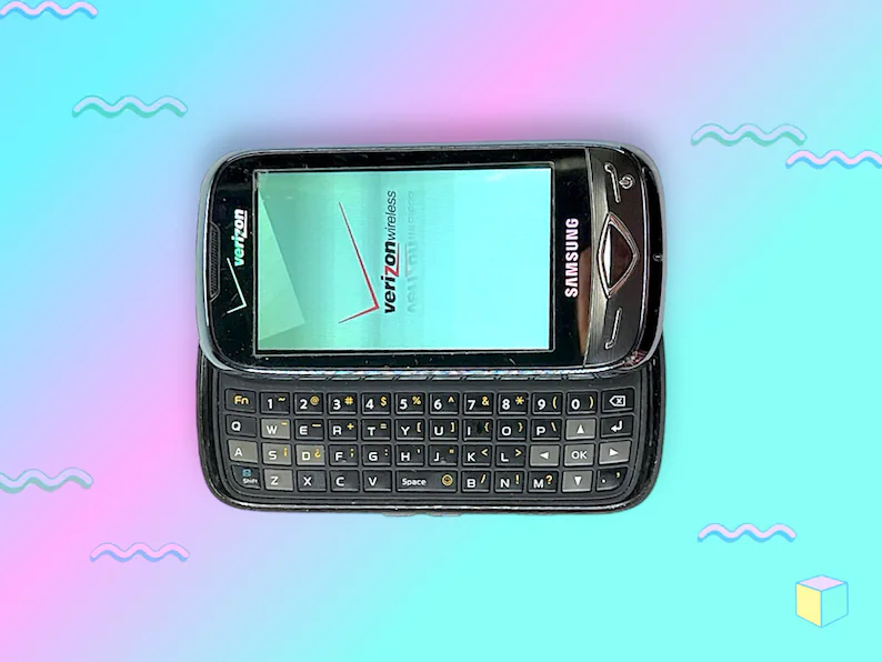 Vintage Y2K Pink BlackBerry Mobile Cell Phone.as is. - Image 3