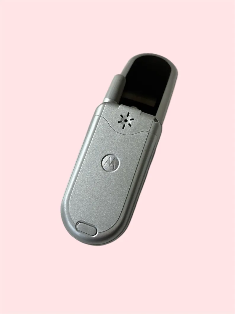 Vintage Y2K Flip Phone - Motorola V180 - Black Silver 2000s Cellular Device - Image 3