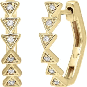 DISENO Fine Jewelry 10k Yellow Gold Diamond Huggie Earrings for Women – 0.07 Ct Natural Diamonds (F-G, SI1-SI2) – Classic Small Gold Hoops for Elegant Gift Giving Product details Material Metal Metal type Yellow-gold Metal weight 1.66 g Gem type Diamond https://a.co/d/7mA9g9y